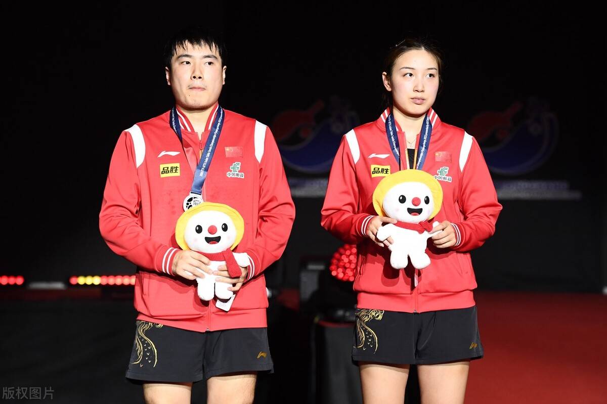 英格兰队横扫日本队，梁靖崑点燃赛场