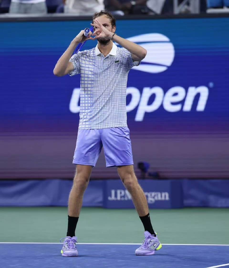 美网横扫蒙特卡洛大师赛,梅德韦杰夫带队取胜 美网横扫蒙特卡洛大师赛,梅德韦杰夫带队取胜