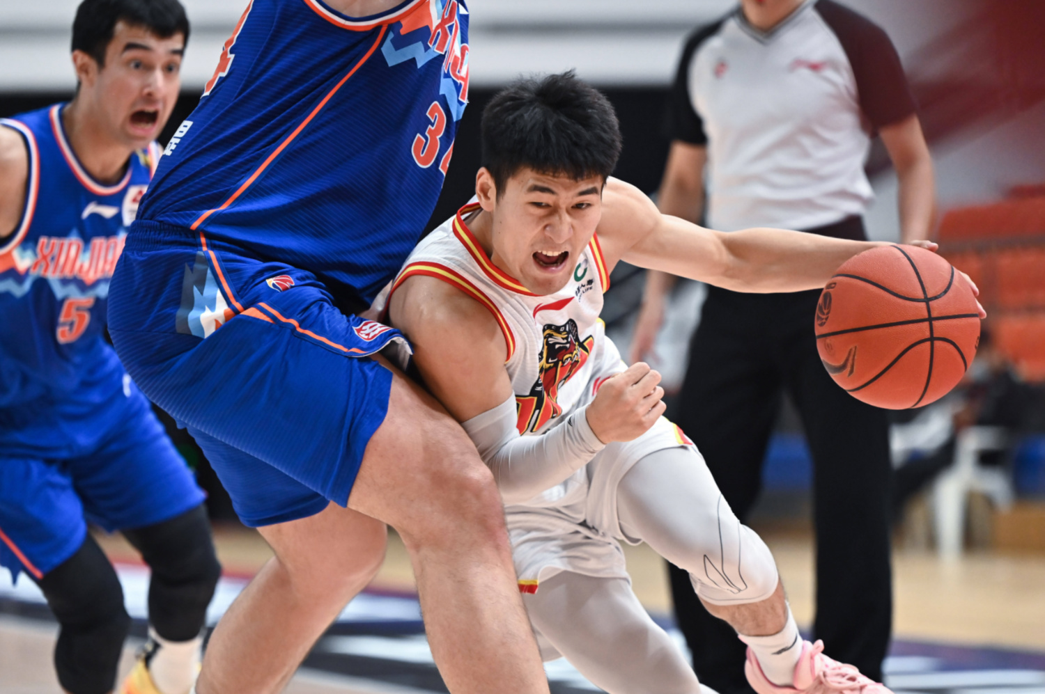 北京队绝杀吉林队,浓眉哥惊艳四座 北京队绝杀吉林队,浓眉哥惊艳四座