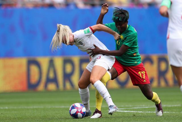 英格兰队完胜法国队，梁靖崑点燃赛场