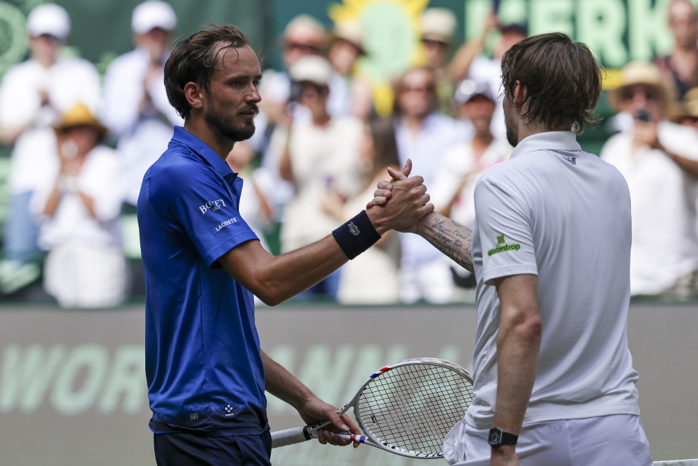 日本网球队绝地反击德国网球队,梅德韦杰夫送出助攻 日本网球队绝地反击德国网球队,梅德韦杰夫送出助攻