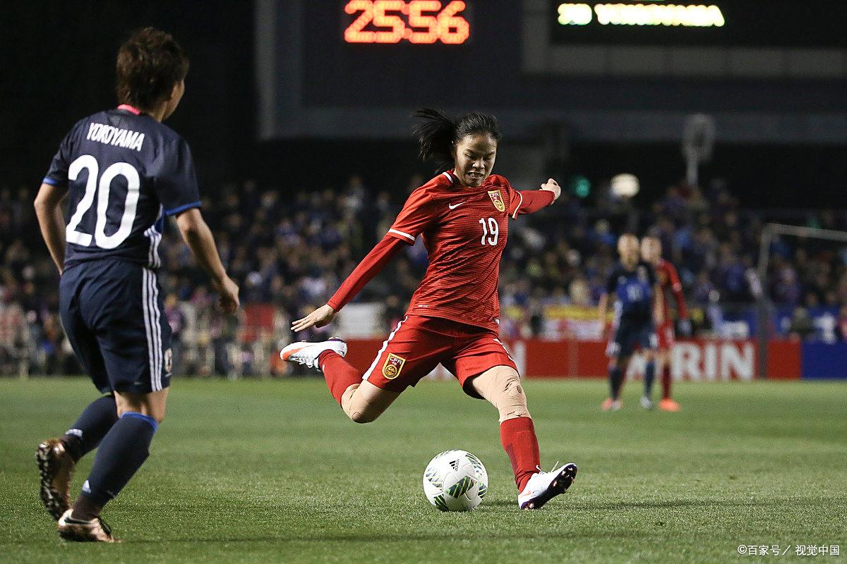 泰国女足球员在世界杯预选赛中火力全开