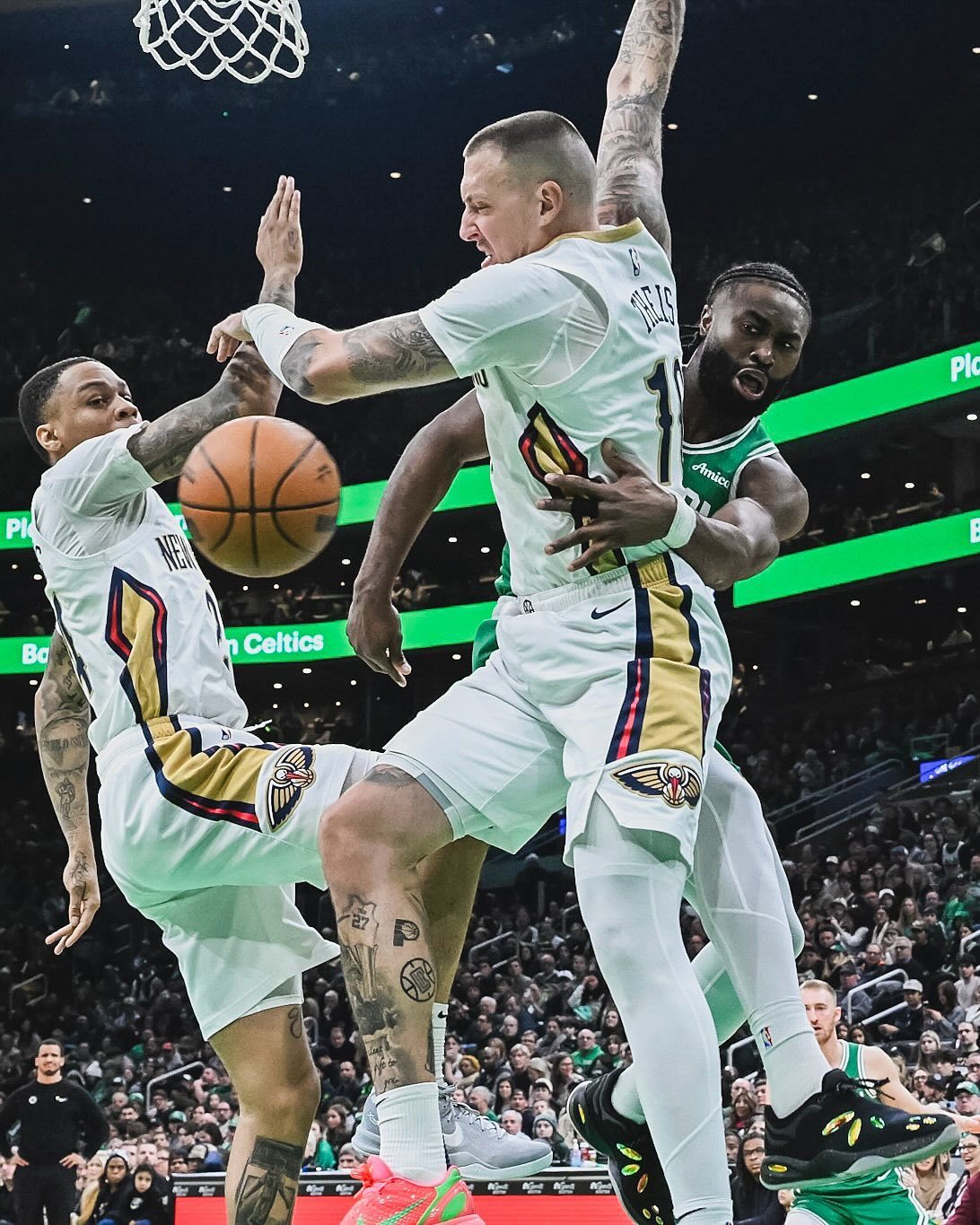 鹈鹕完胜江苏队，塔图姆刷新纪录