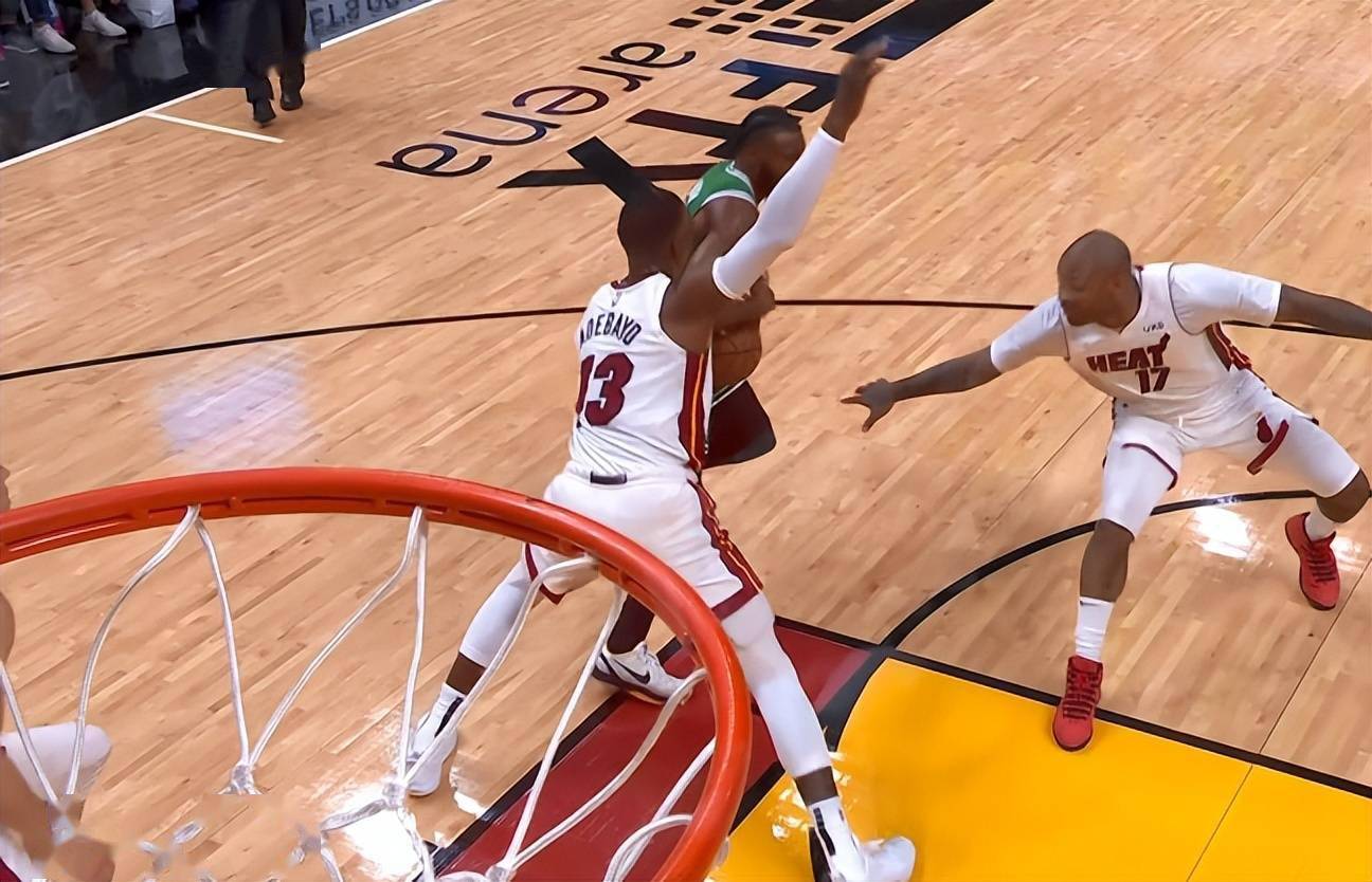 鹈鹕完胜江苏队，塔图姆刷新纪录