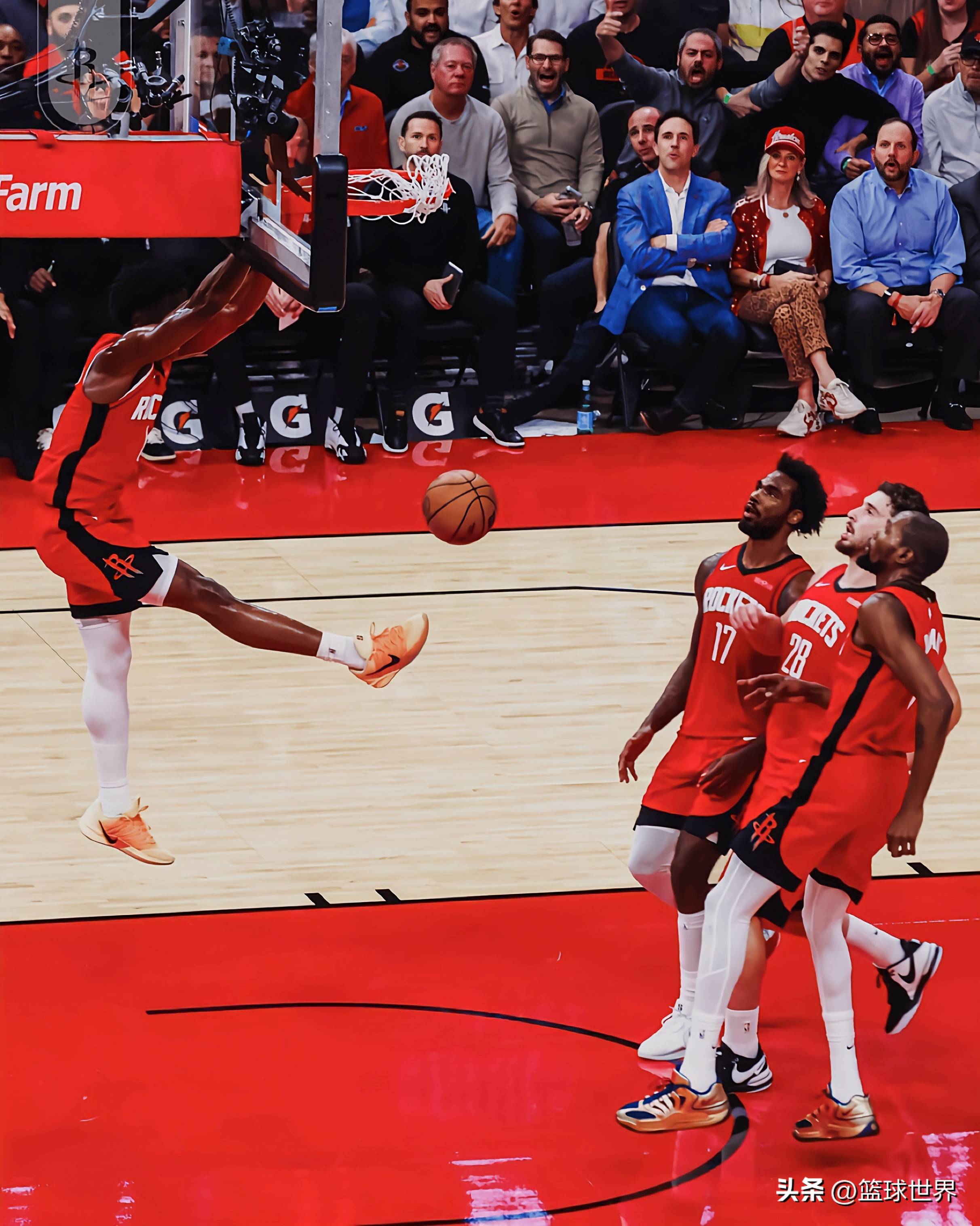 76人绝杀独行侠,杜兰特惊艳四座 76人绝杀独行侠,杜兰特惊艳四座