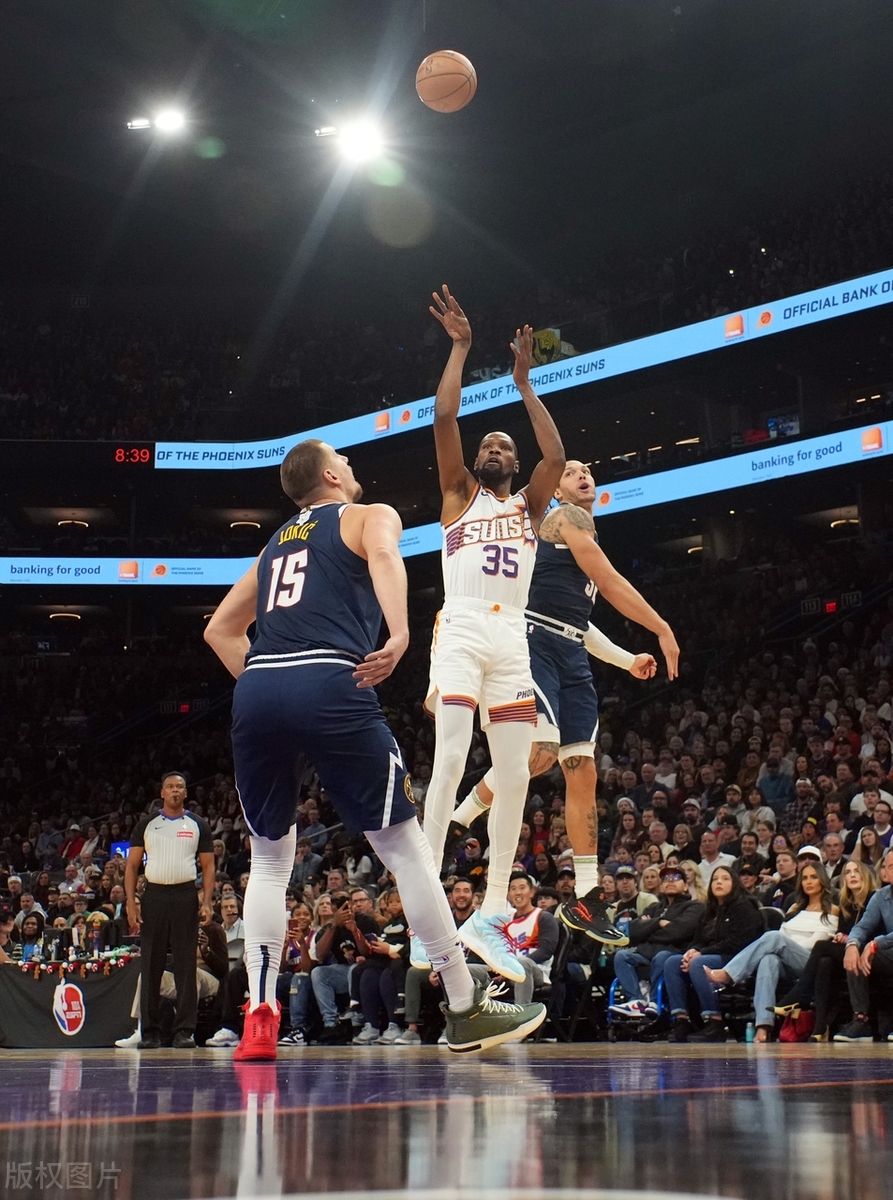 76人绝杀独行侠,杜兰特惊艳四座 76人绝杀独行侠,杜兰特惊艳四座