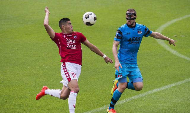 阿贾克斯勇夺重要胜利，球队士气高涨