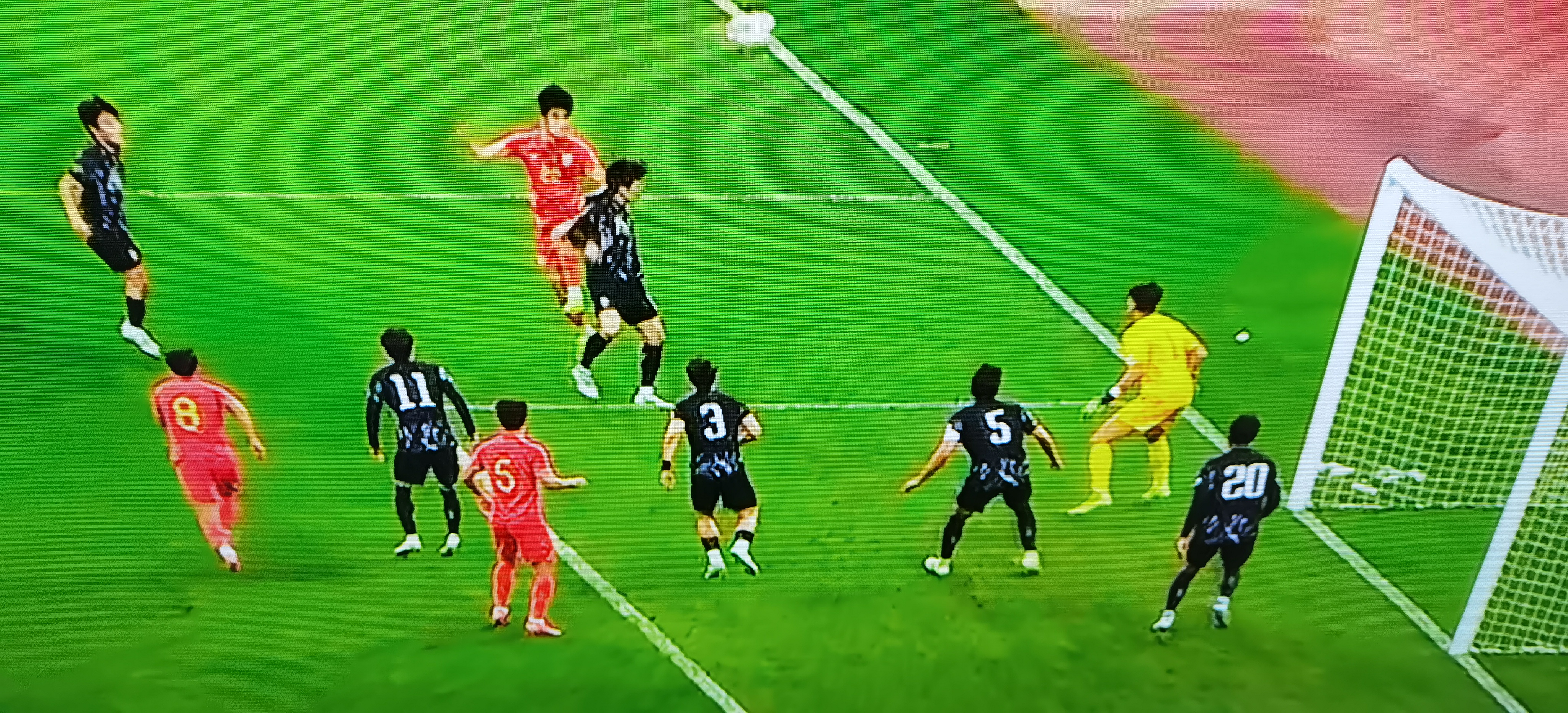 可歌可泣的足球对决，女选手不负众望