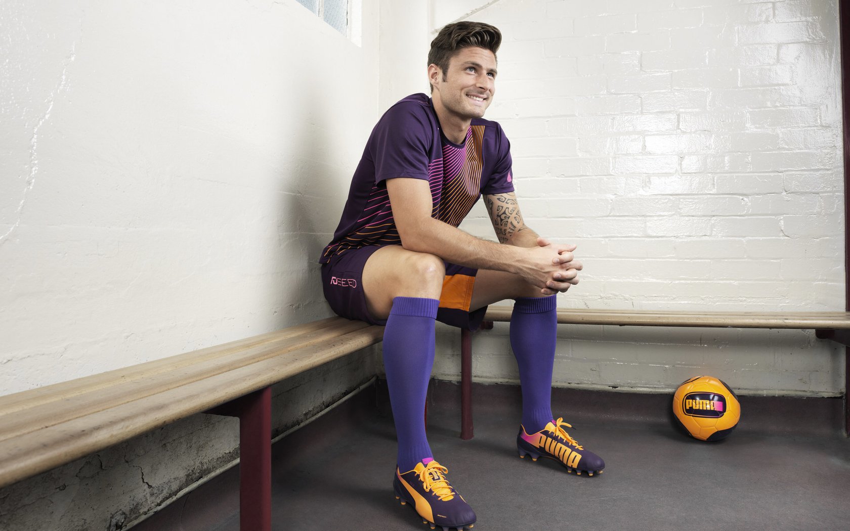 绿茵场上的非典型德比，当威尔士强行终结巴拉圭