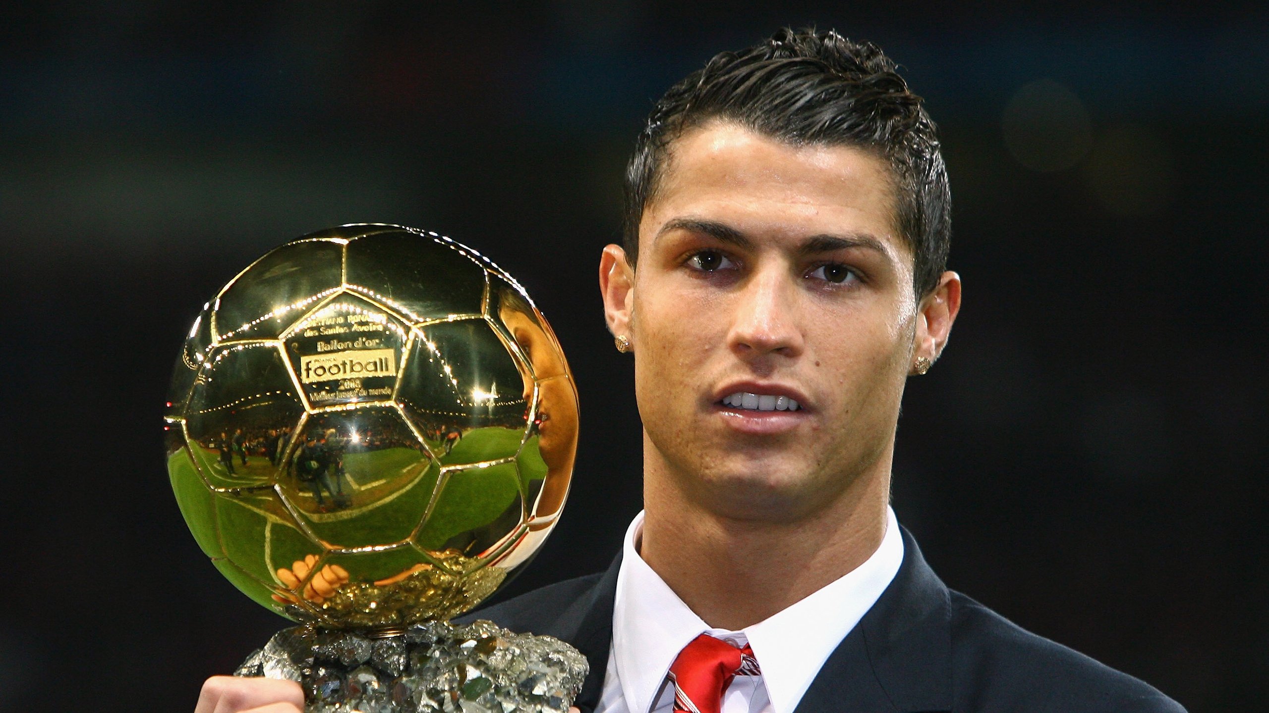 范戴克奥运周期关键战接管比赛，葡萄牙战术打穿AC米兰防线