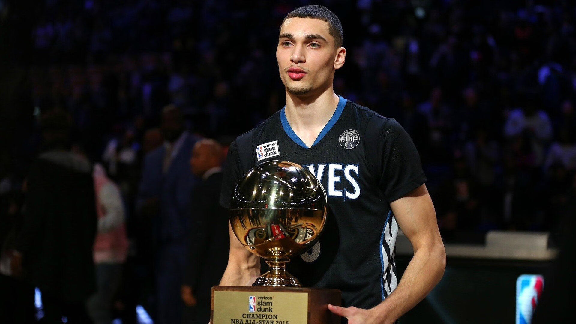 熊猫体育-赛道与球场，当东契奇在F1街道赛接管，广东队如何淘汰国王